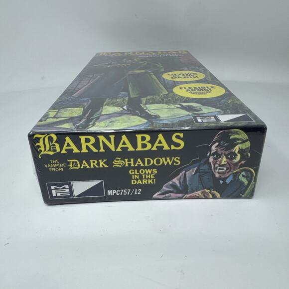 MPC BARNABAS the Vampire from DARK SHADOWS GLOW IN THE DARK MODEL KIT #757 New - Picture 5 of 6